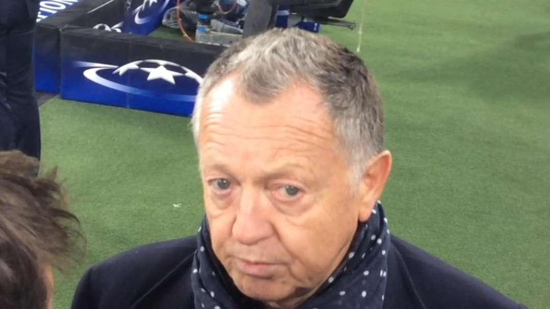 Depay-Barça, la versione di Aulas: "Il presidente mi ha detto che soffrono la crisi e non potevano fare un'offerta" 