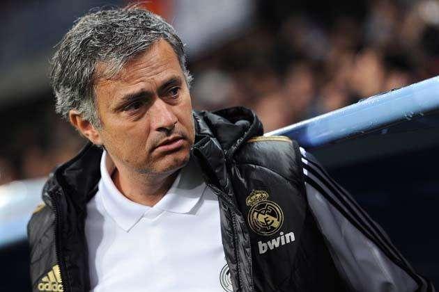 VIDEO - Il Bernabéu fischia Mourinho, e lui...