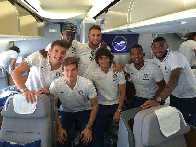 FOTO - M'Vila, foto di gruppo prima dello sbarco