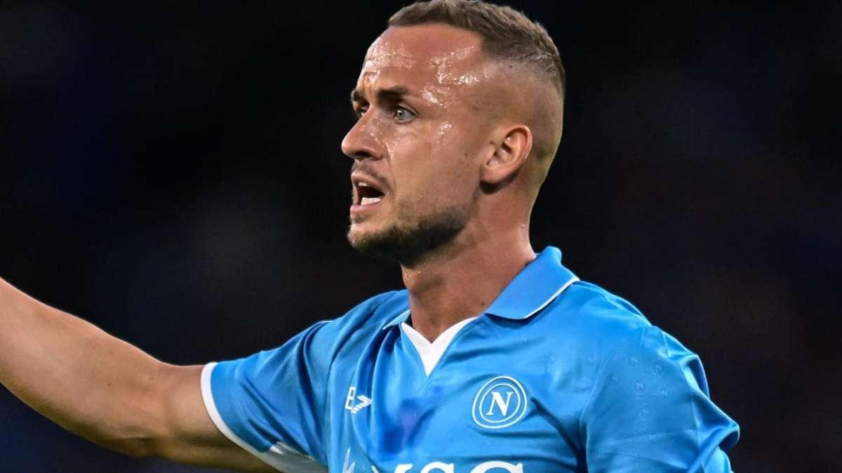 Conte sorride ancora dopo la vittoria in casa del Milan: Lobotka in miglioramento. Potrebbe esserci con l'Inter