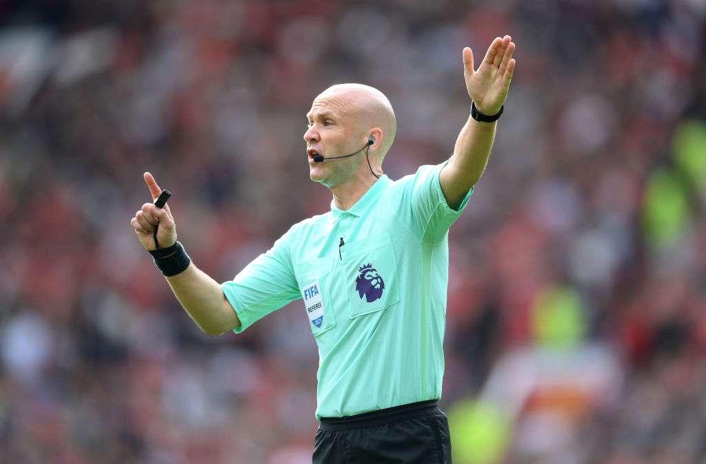 Italia-Svizzera, squadra arbitrale inglese: dirigerà l'incontro Anthony Taylor