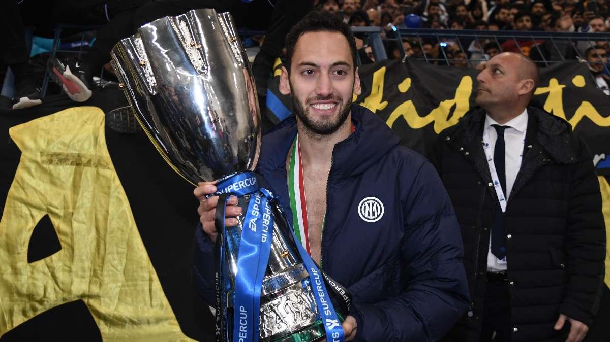 CdS - L'Inter si tiene Calhanoglu: molto avanzati i discorsi per il rinnovo