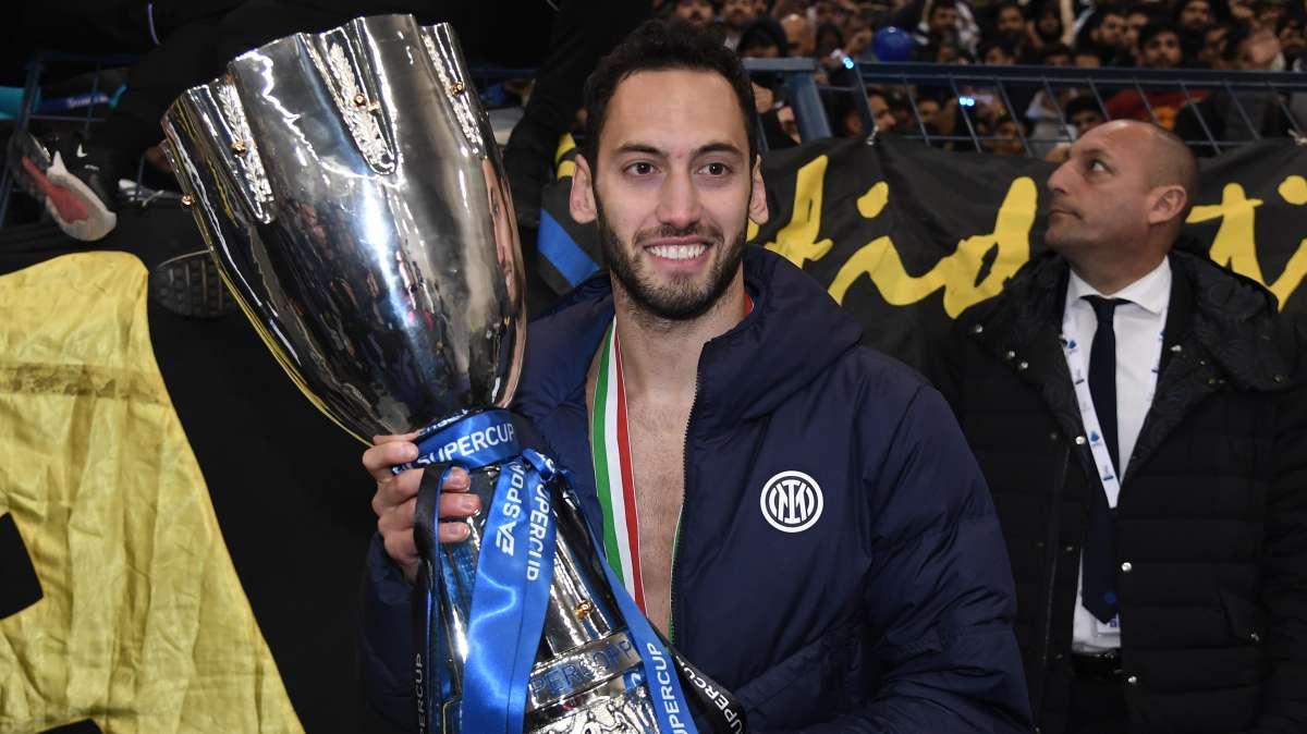 Sky - Dopo Darmian tocca a Calhanoglu: il rinnovo di contratto è vicino alla definizione