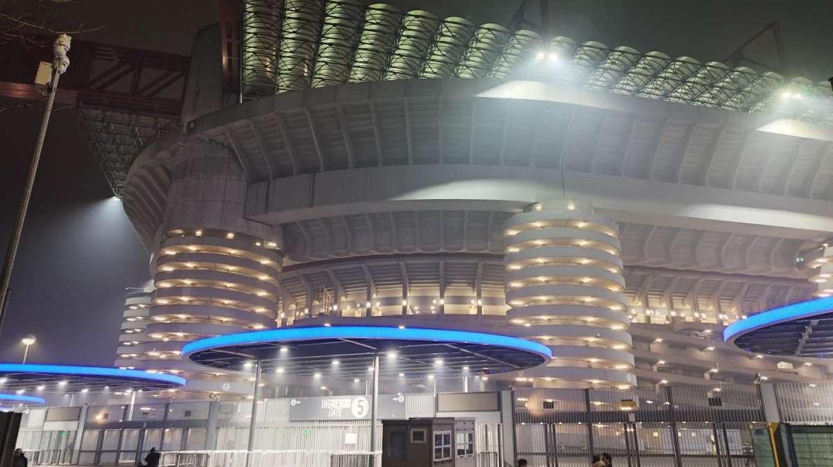 La Repubblica - San Siro, valutazioni sul vincolo: possibile impatto sulla cessione dello stadio a Inter e Milan 
