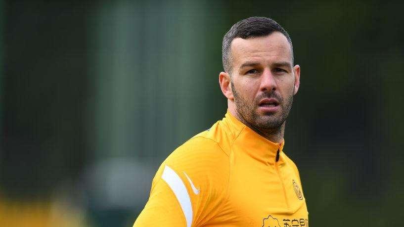 FcIN - Summit tra l'Inter e Ramadani: l'agente ha proposto due difensori e una punta. Nessun discorso su Handanovic