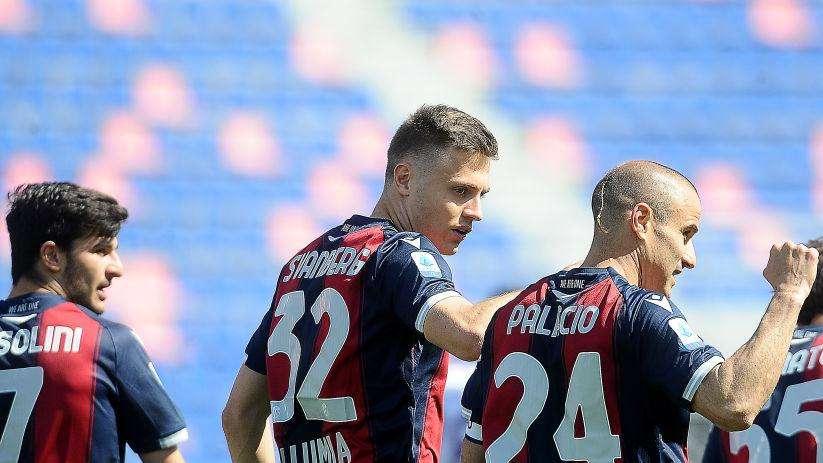 SERIE A - Il Cagliari riprende il Napoli nel finale: 1-1. Triplo Palacio nel 3-3 tra Bologna e Fiorentina