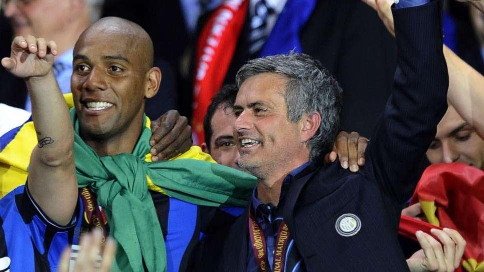 Mou vs Wenger, Lizarazu: "José ha costruito squadre"