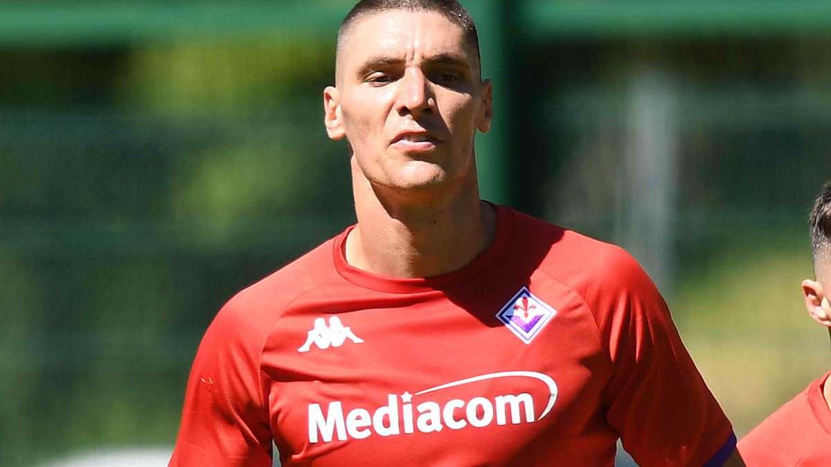 Milenkovic vuole riflettere sul suo futuro senza pressioni: mossa social per stare tranquillo
