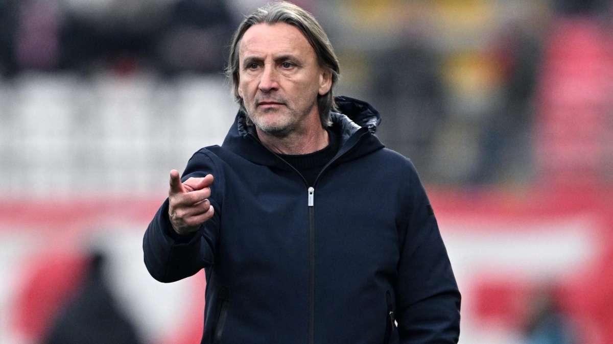 Cagliari, Nicola: "Non mi aspetto un Milan stanco dopo la Supercoppa. Con l'Inter ho visto una squadra aggressiva"