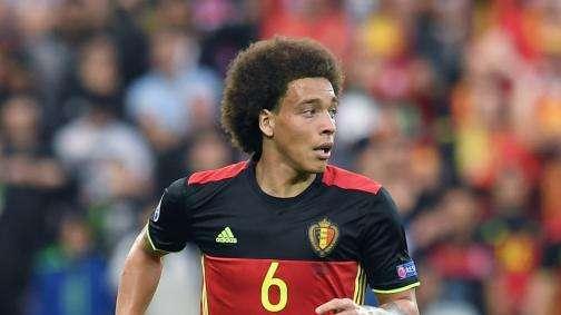 Sky - Frenata Everton, il Napoli si rifà sotto per Witsel