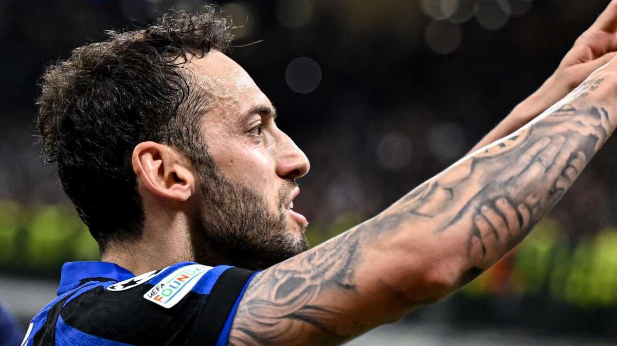 SM - Calhanoglu, attesa per l'incontro tra l'agente e il Fenerbahce. Inter e Atalanta ferme per Lookman