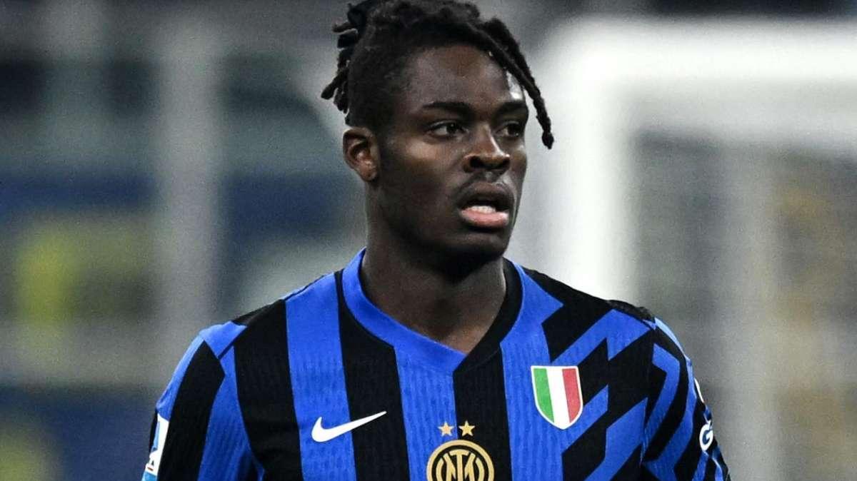 CM.com - Anche Bisseck torna non al meglio da Riyadh. Nessun problema serio per De Vrij