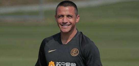 L'apertura di Ausilio, il no di Mertens e i costi di Cavani: 3 assist per Sanchez. Il quarto può arrivare dallo United