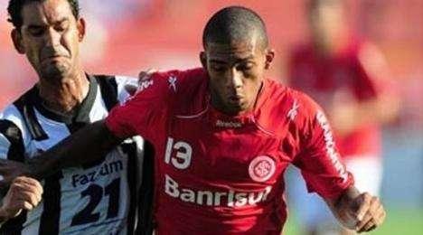 Juan si allontana: colpa di Tevez e Romulo?