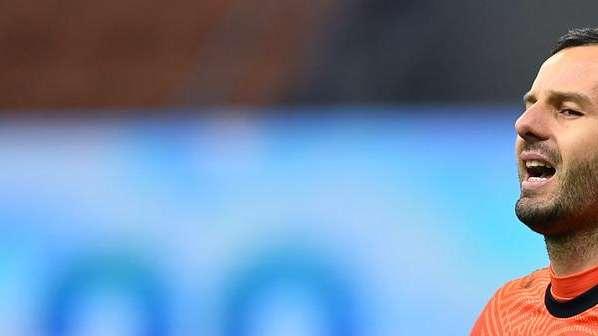 Inter-Napoli - Levata di scudi per Handanovic, Barella mantiene la vetta