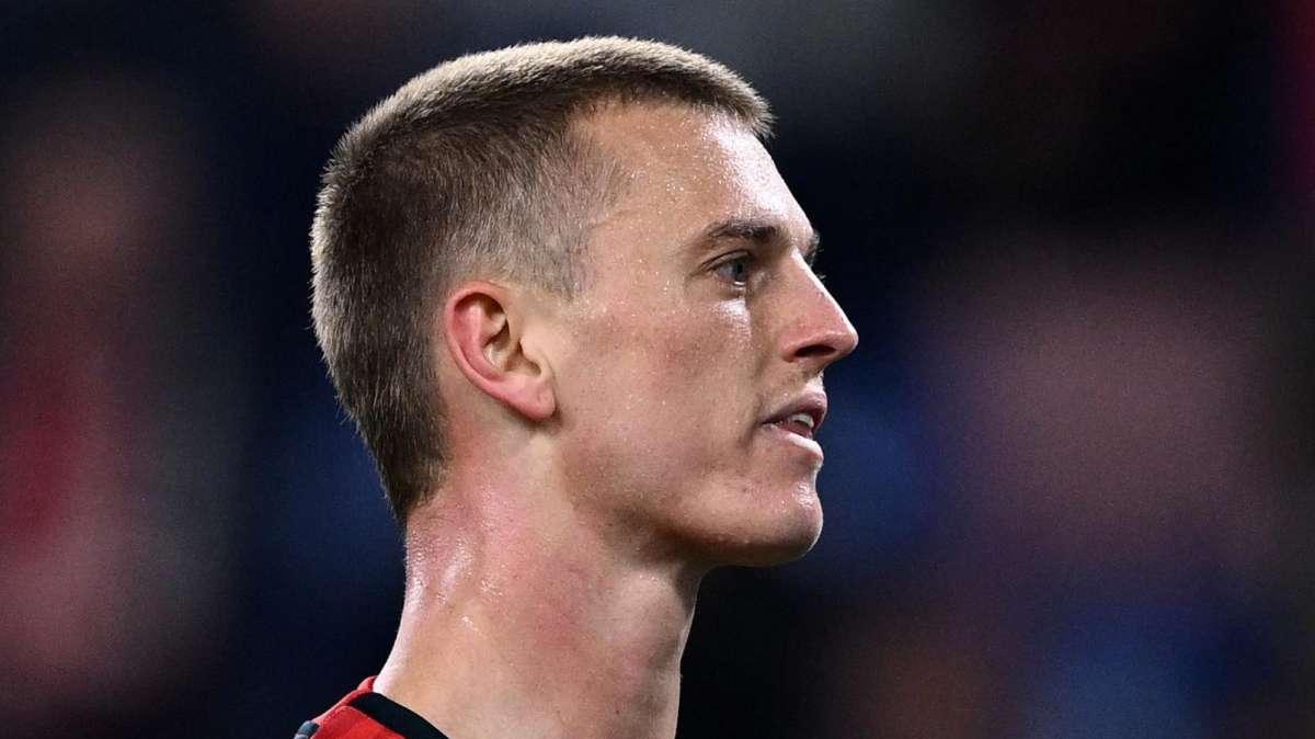 Parla il papà di Gudmundsson: "Mi piacerebbe restasse in Italia. Inter o Juve? Io lo vedo ancora al Genoa"