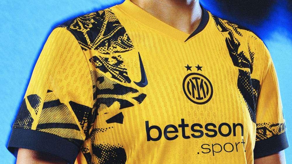 Inter, ecco la terza maglia: rimandi a Milano e alle Women, esordio per un nuovo sponsor. Senza scudetto perché...