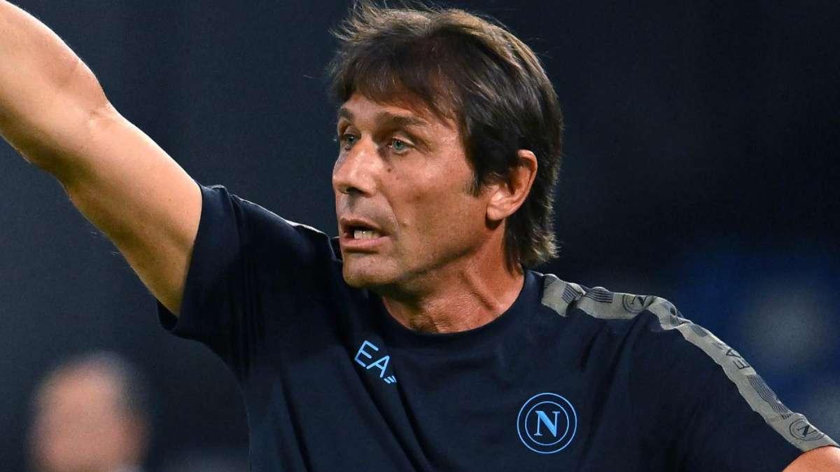 VIDEO - Il Napoli supera il Parma (senza portiere) solo nel recupero: gol e highlights