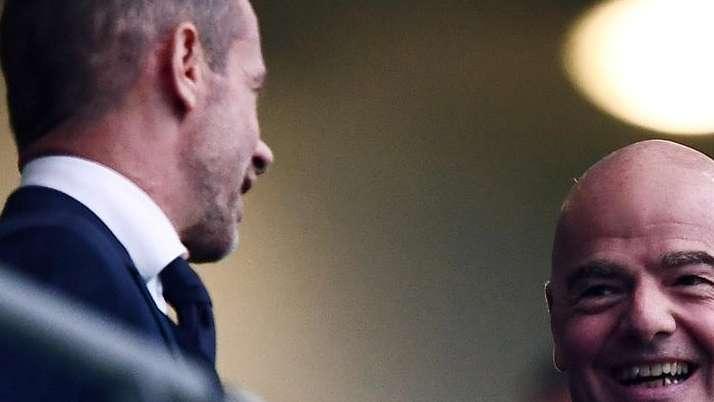 VAR, Infantino apre al challenge: "Gli allenatori potrebbero chiederne 2 a partita"