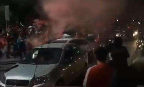 VIDEO - Rosario impazzita per Messi: carovana dei tifosi del Newell's per il ritorno della "Pulce"