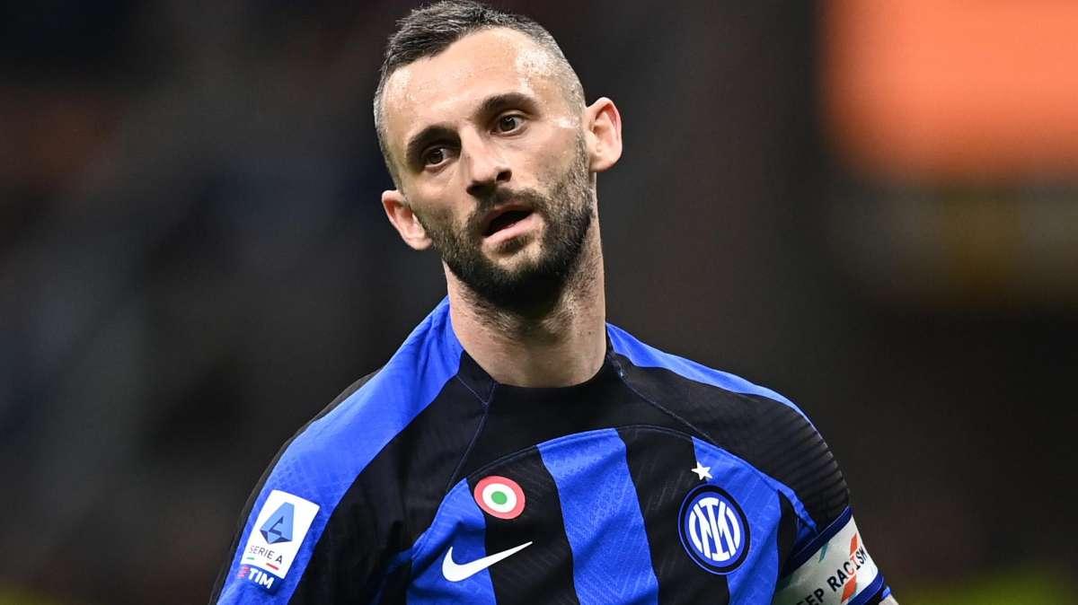 CdS - Calhanoglu in ansia: a rischio la Champions. Chance Brozovic (anche per il futuro)