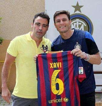Xavi, omaggio a Pupi: "Complimenti per la carriera"