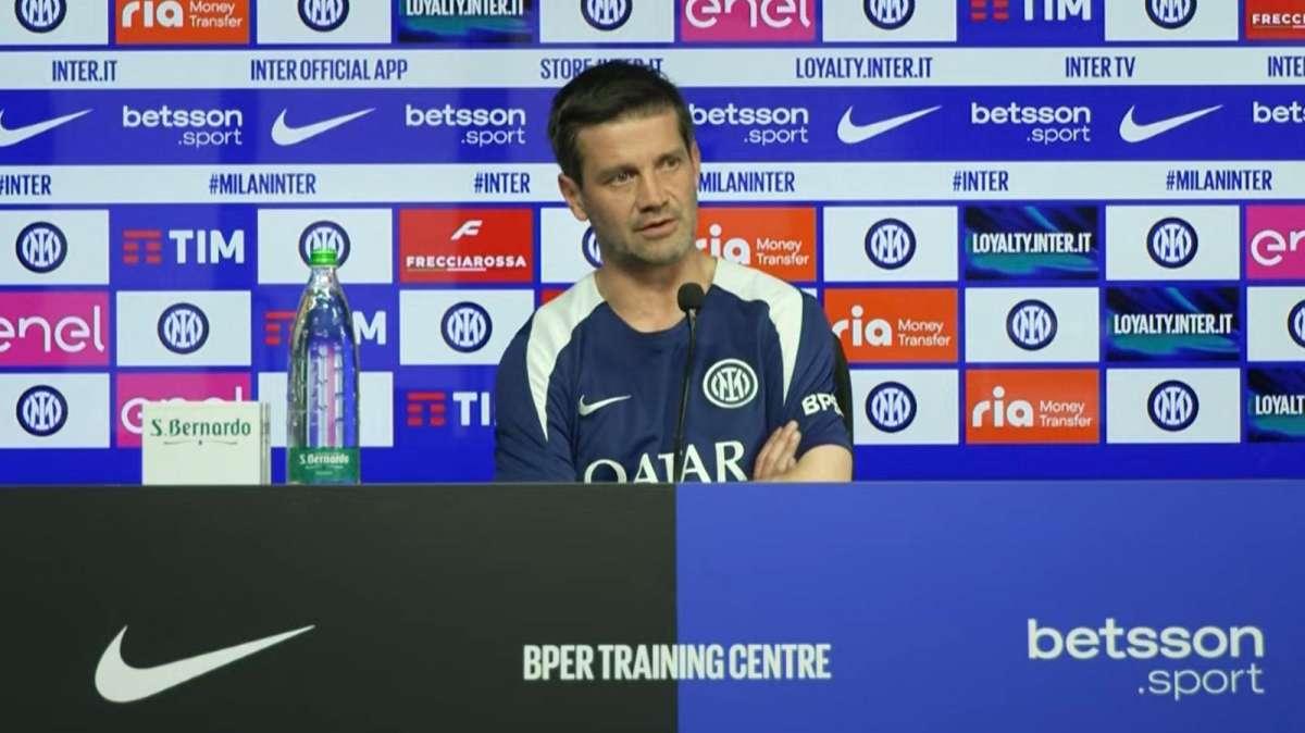 Chivu: "Thuram ha la febbre, speriamo domani sia al 100%. Bastoni maturo e forte, a Dumfries servono minuti"