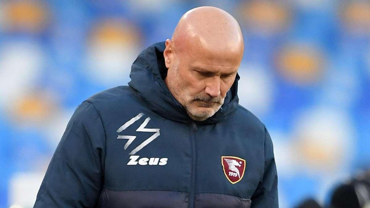 Sky - Salernitana, comunicato l'esonero a Colantuono. C'è l'idea Pirlo 