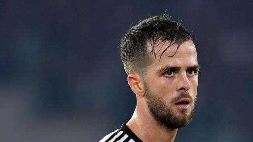 Juve, Pjanic prudente: "Scudetto? Abbiamo pochi punti di vantaggio e manca tanto"