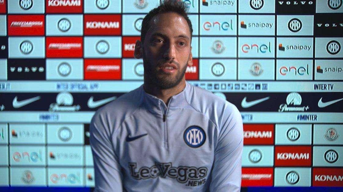 Calhanoglu: "Sono il regista migliore, nessuna paura. Futuro? Ho detto al club cosa voglio. Qui sono rinato"