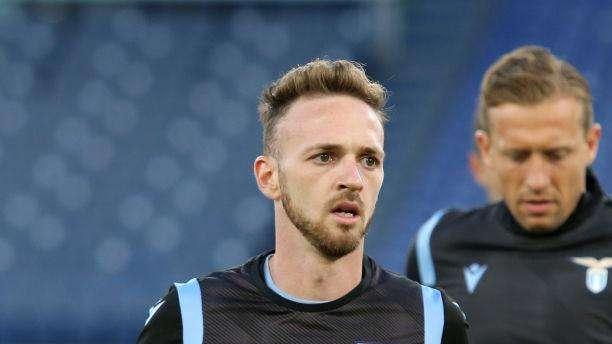 FcIN - L'arrivo di Sarri può togliere spazio a Lazzari. L'esterno riflette e si candida per tornare da Inzaghi
