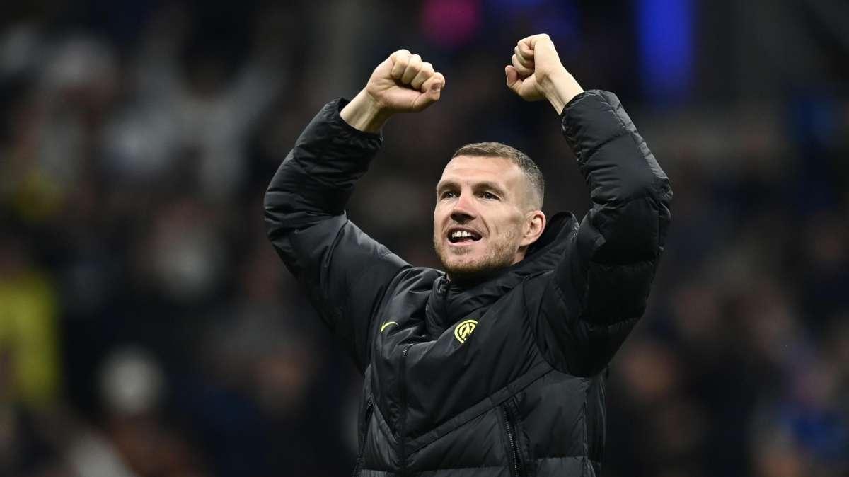 Dzeko saluta il Fenerbahce: "Questo club mi è entrato dentro, orgoglioso di aver indossato questa maglia"