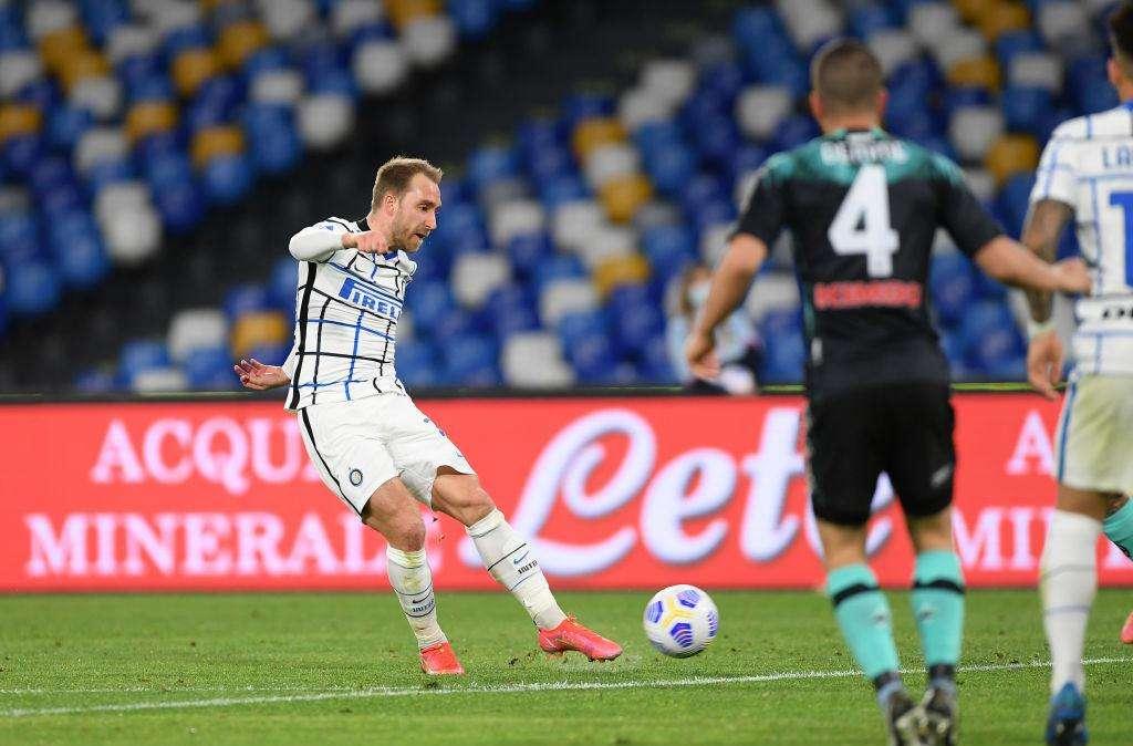 Staffilata da fuori al Napoli: è di Eriksen il gol del mese di aprile