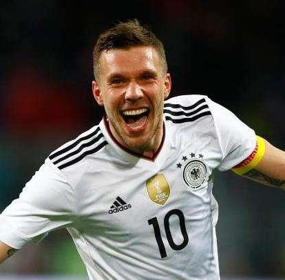 Podolski ai tifosi tedeschi: "Solo una parola, grazie"