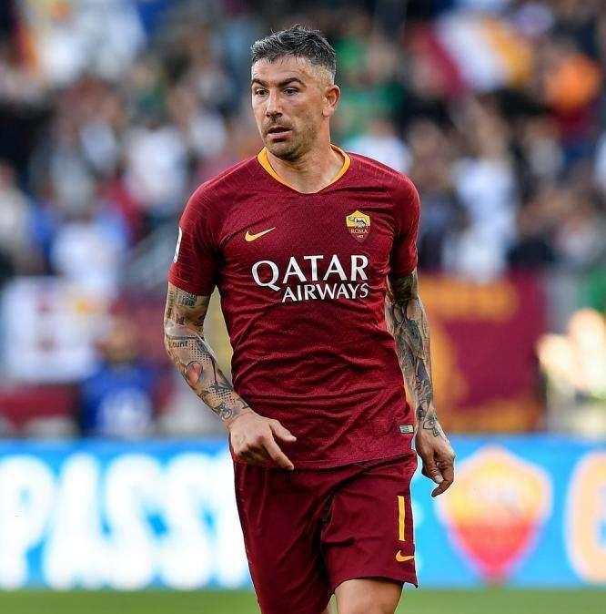 Dalla Turchia - Il Fenerbahçe ha l'accordo per Kolarov: biennale da 2,8 milioni annui