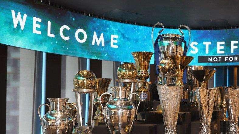 Sensi, primo giorno nerazzurro: l'Inter propone gli scatti della visita in sede 