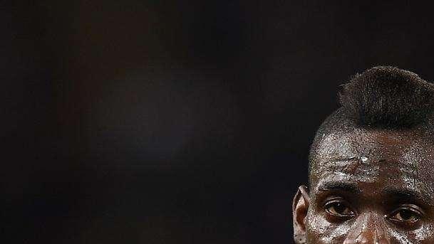 Balotelli: "Io di nuovo in Italia? Dura. Non fosse per De Laurentiis sarei a Napoli da dieci anni"