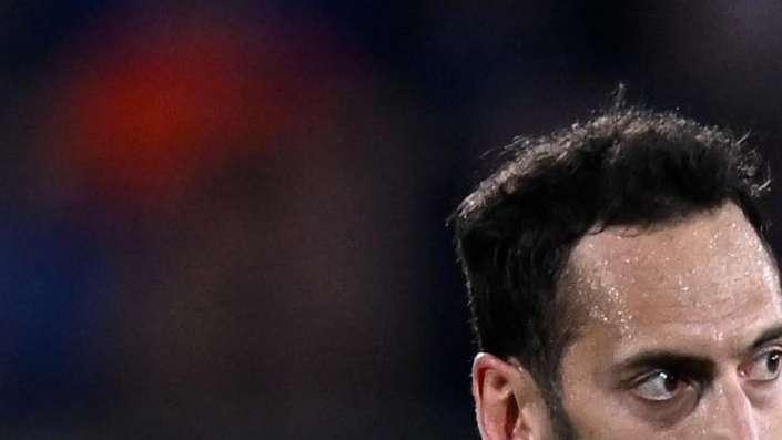 TS - Calhanoglu, c'è una fiducia da riconquistare. Il Fenerbahçe? Una manovra "presidenziale"