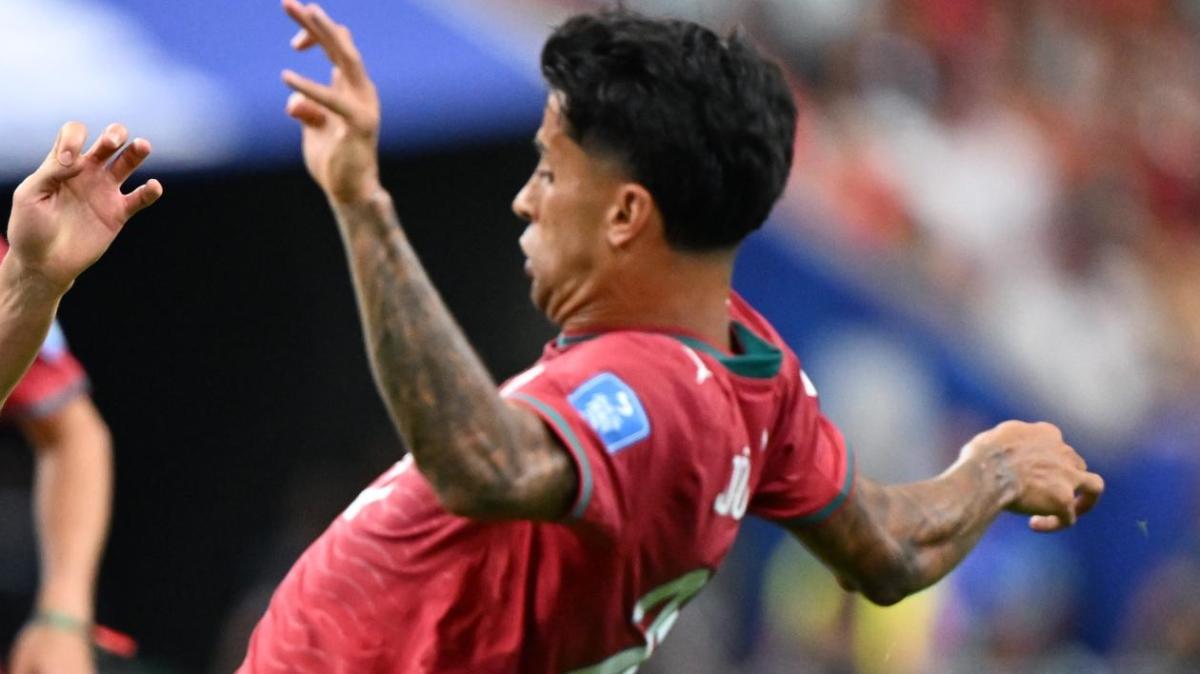 Il Barcellona vuole trattenere Joao Cancelo: ma non sarà facile