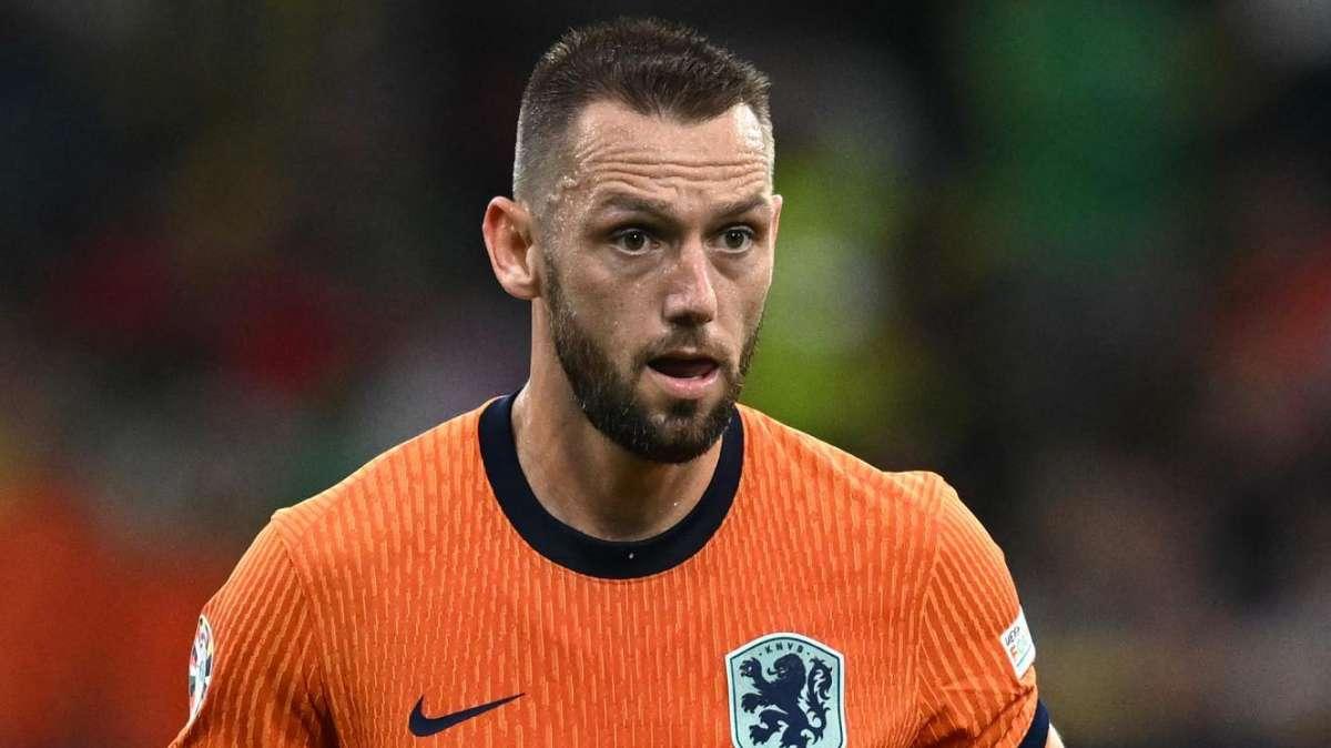 Ungheria-Paesi Bassi, Koeman opta per la difesa a 4: De Vrij e Dumfries probabili titolari