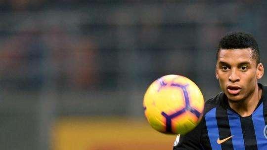 TS - Dalbert chiesto da Montella. Anche l'Atalanta su Biraghi, ma il giocatore vuole l'Inter