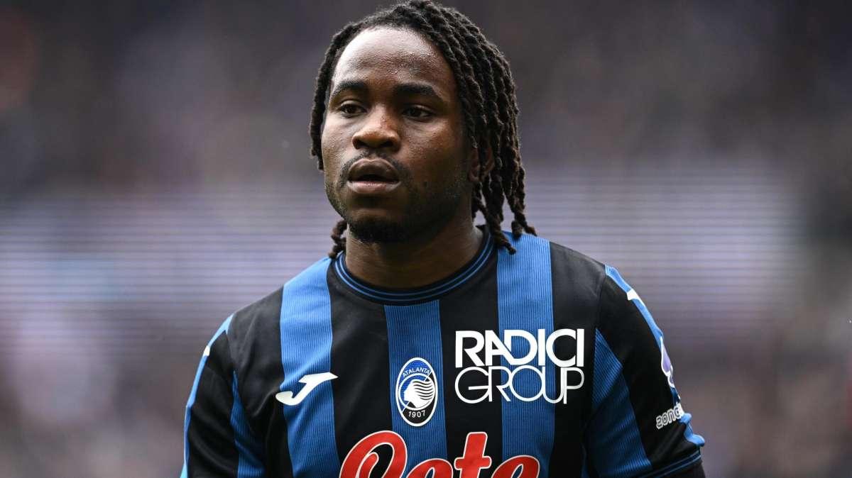 Sky - Il Napoli 'cancella' Lookman: pronto il rilancio per Ndoye. Tra le quattro alternative non c'è il nigeriano 