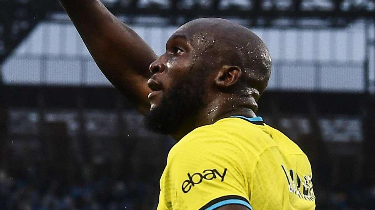 Sutton consiglia l'Everton: "Se vuole risolvere i problemi offensivi, riprenda Lukaku"