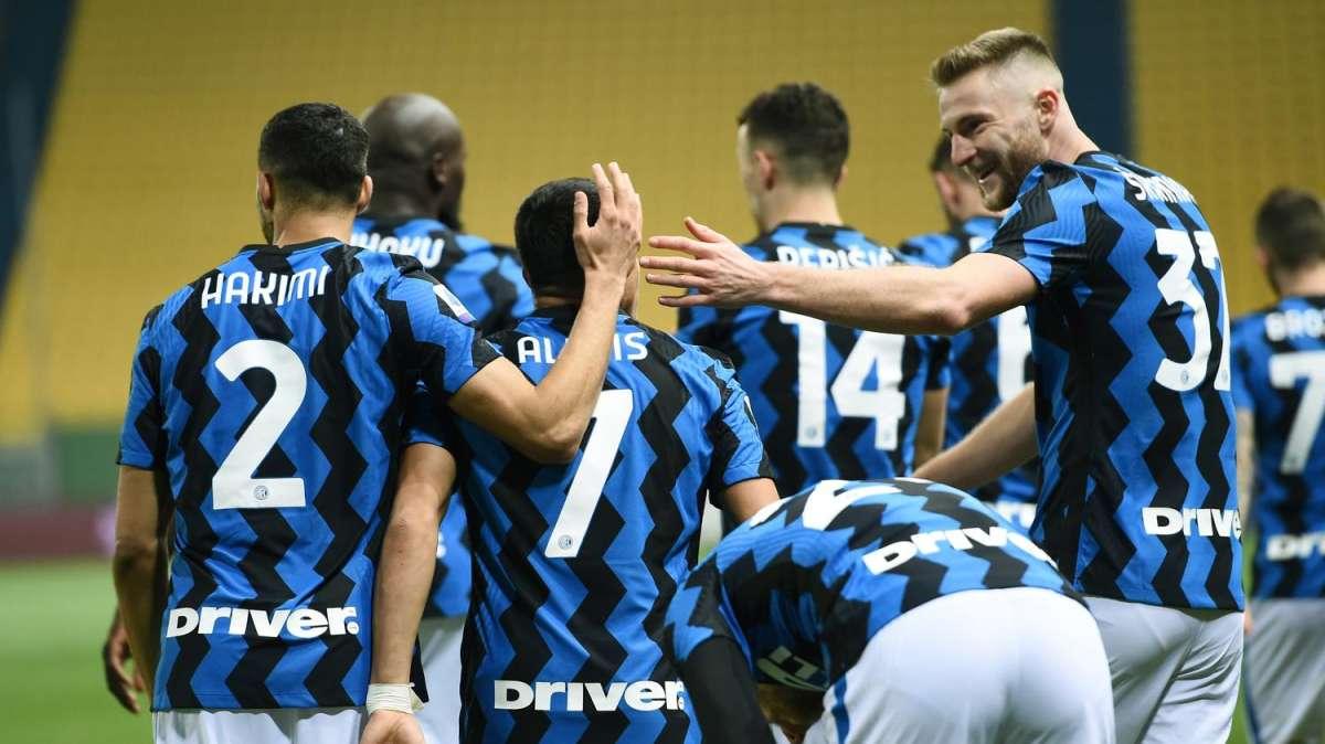 Zoff: "L'Inter ha qualche vantaggio, ma per lo Scudetto da qui alla fine sarà lunga"