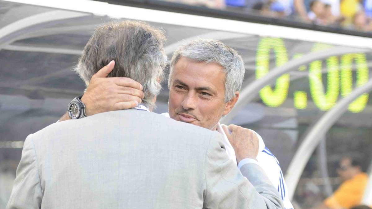 FOTO FcIN - Caloroso abbraccio Moratti-Mou