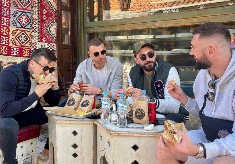 Giornata libera per Dzeko: l'attaccante dell'Inter si gode il clima di Sarajevo