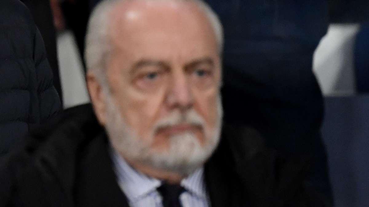 Napoli verso l'Inter, anche De Laurentiis a Milano: il presidente sarà in ritiro con la squadra