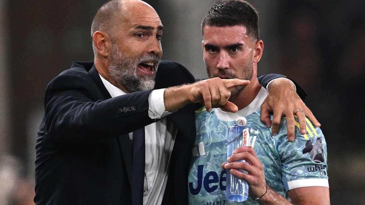 Qui Juve - Koopmeiners si sdoppia, McKennie torna a sinistra. La sorpresa è Vlahovic: può partire titolare