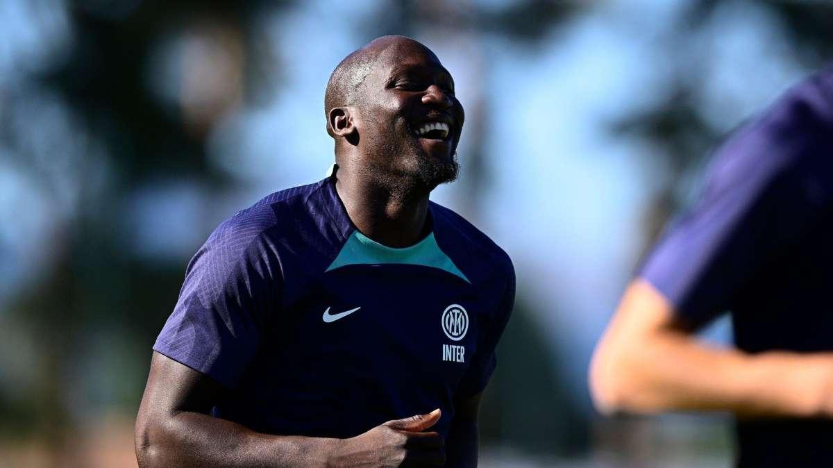 Lukaku e l’Inter “ricominciano da dove si erano lasciati”: primi gol in allenamento per lui