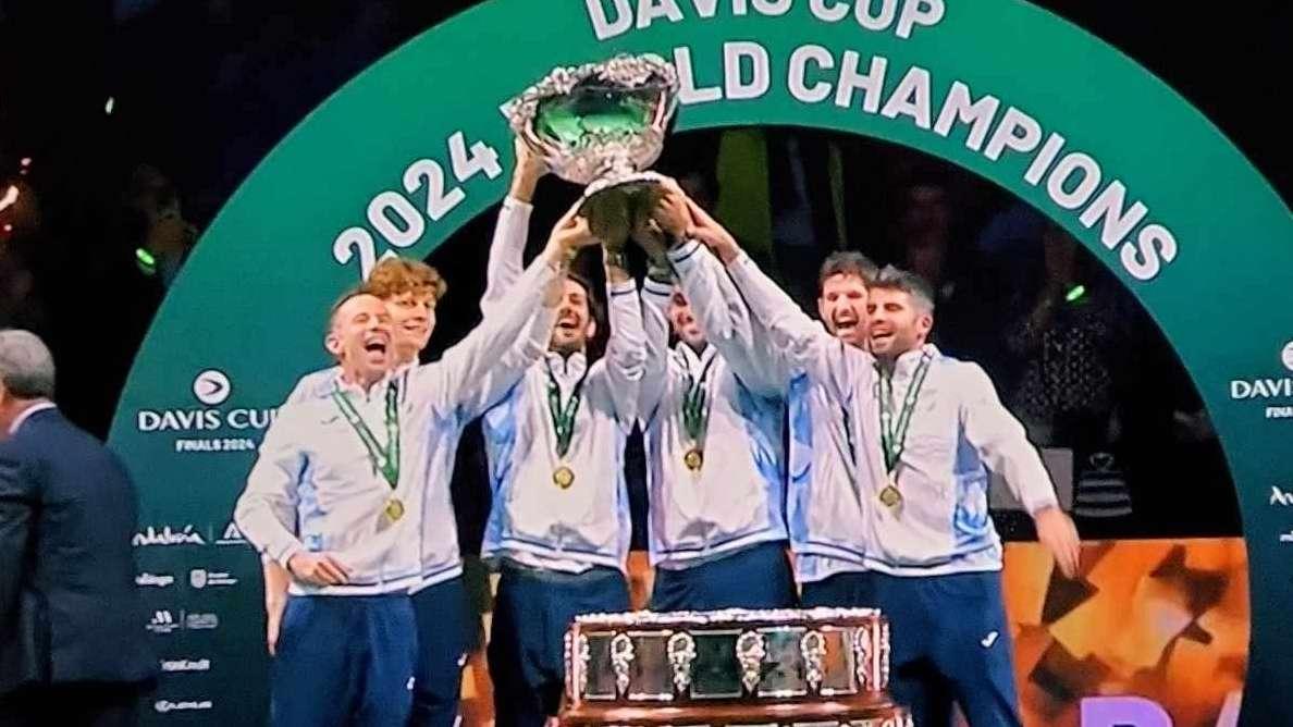 L'Italia torna sul tetto del tennis mondiale: agli azzurri la Coppa Davis 2024. I complimenti dell'Inter
